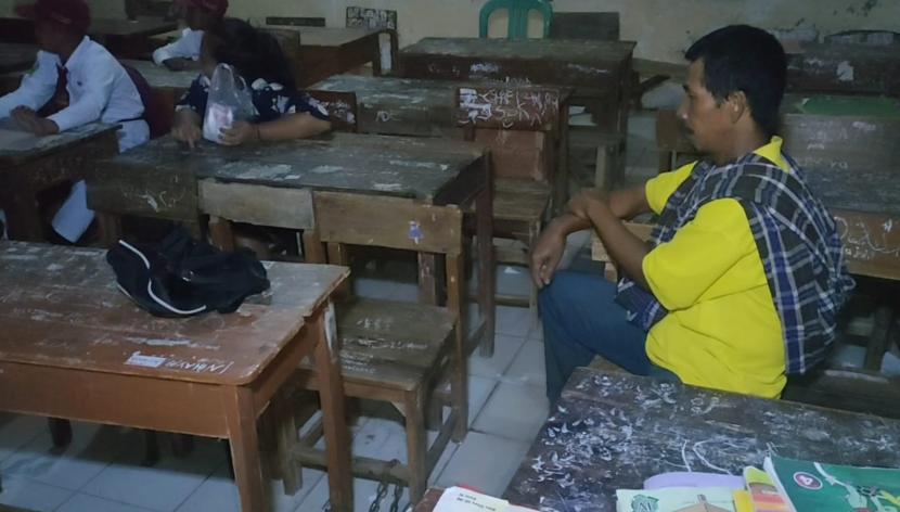 Rebutan Kursi: 20 Ribu Pelamar Berebut Masuk Sekolah Unggulan Kemenag